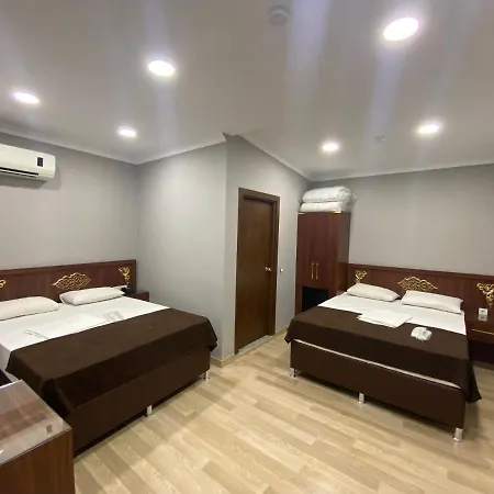 Hotel Grand Oral