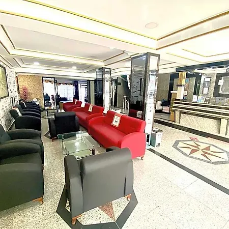 Hotel Grand Oral