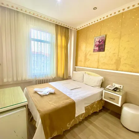 Hotel Grand Oral