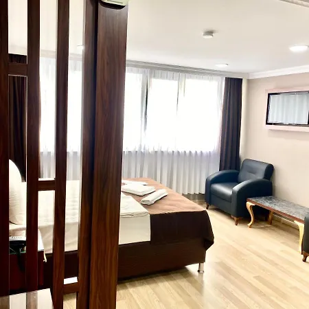 Hotel Grand Oral