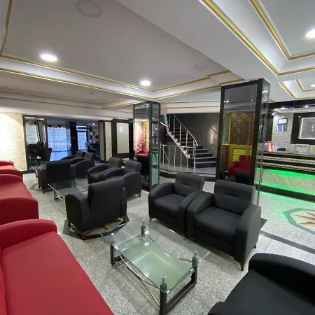 Hotel Grand Oral