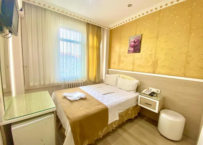 Отель Grand Oral