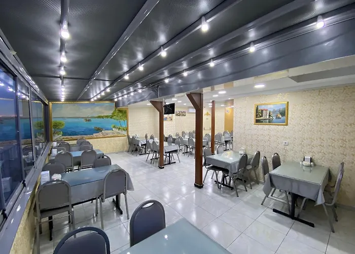 Grand Oral Отель 3*